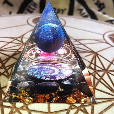 Orgonite Pirâmide com Obsidiana - Stay Positive – Energia Espiritual – Novidades – SANTO STILO