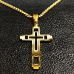 Corrente com Crucifixo Banhado a Ouro 18K ou Prata - Vigente - Correntes Masculinas - Crucifixo Moderno- Fé Cristã - SANTO STILO