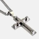 Colar masculino, fé cristã, crucifixo religioso, cruxifixo moderno, aço inoxidável, banhado a prata, Crucifixo Moderno, semijoia de luxo, homem moderno, look masculino, acessórios masculinos