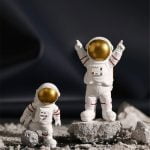Mini Estátuas de Astronautas - Dream Galaxies - Decoração - Especiais- Feminino - SANTO STILO