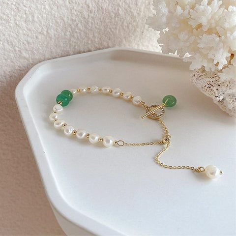 pulseira de pérolas, pulseira feminina, pulseira romântica, pulseira, pérolas, quartzo verde, cristais, acessório elegante, acessório sofisticado, semijoia