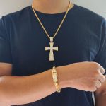 acessório moderno, pulseira masculina dourada, colar de crucifixo, colar luxo, ouro 18k