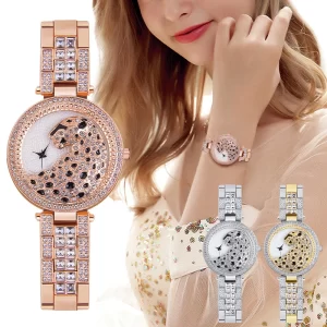 moda feminina e mulher usando um relógio luxuoso